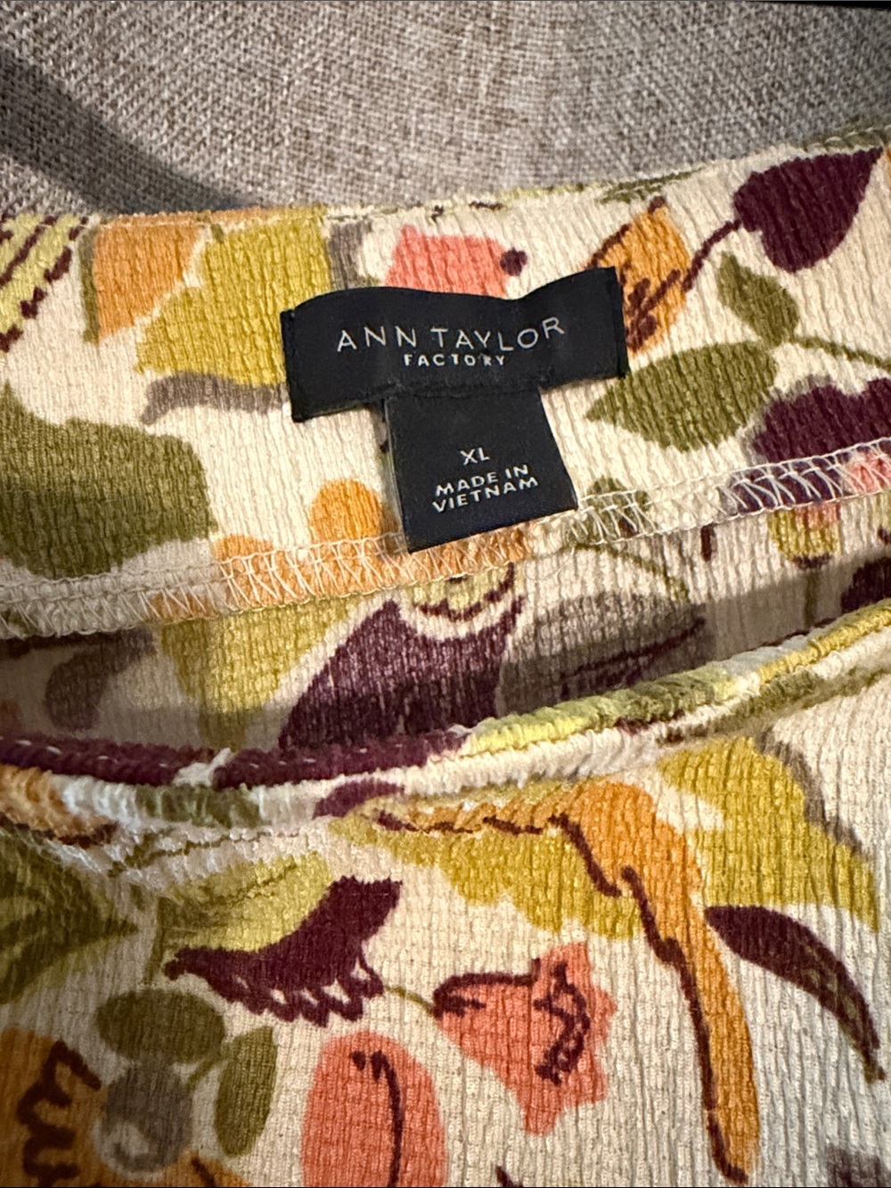 Ann Taylor Floral Ruffle Sleeve Women’s Top - XL - Picture 2 of 3